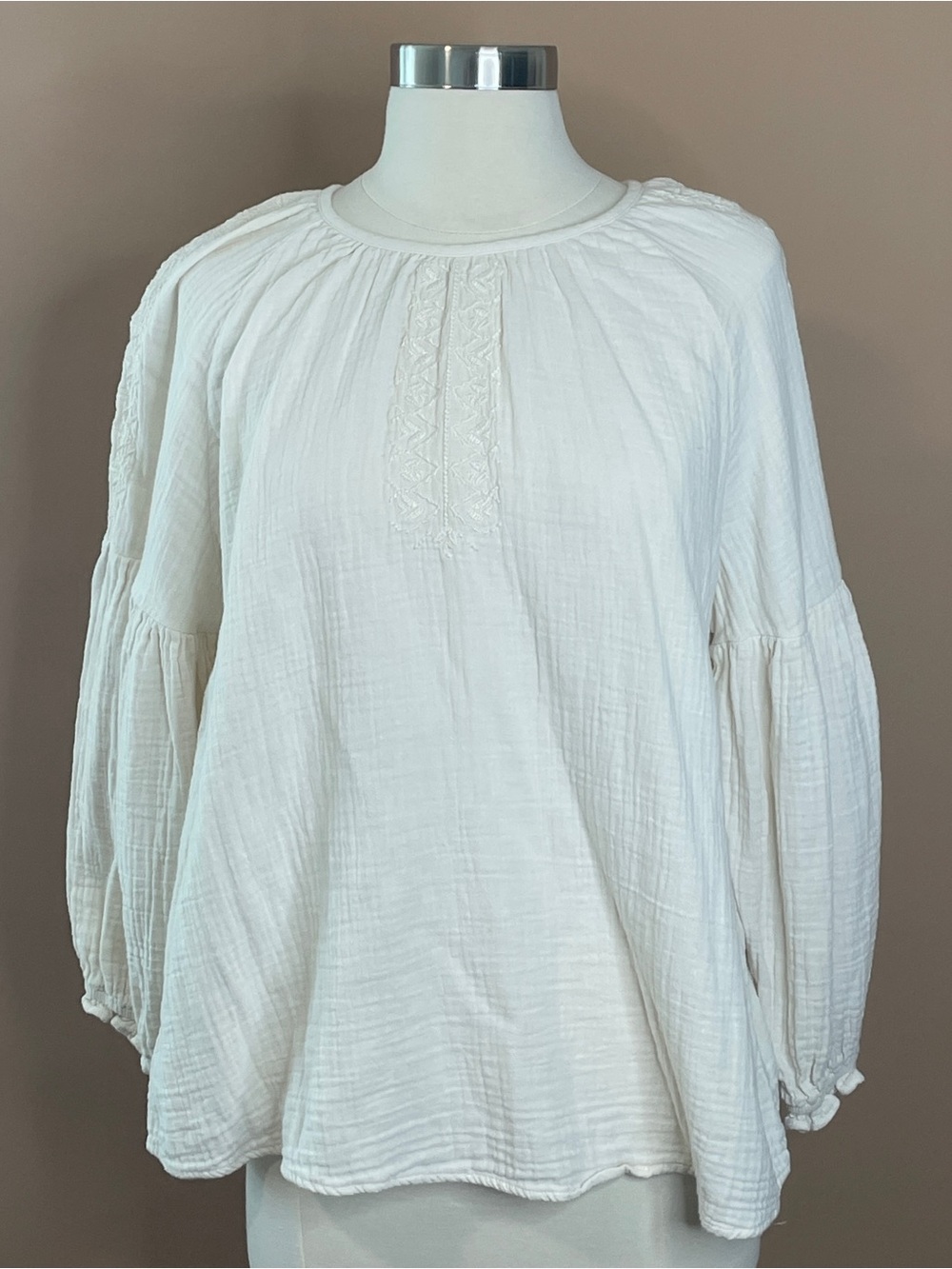 Universal Thread Cream Gauze Boho Peasant Blouse Large Embroidered